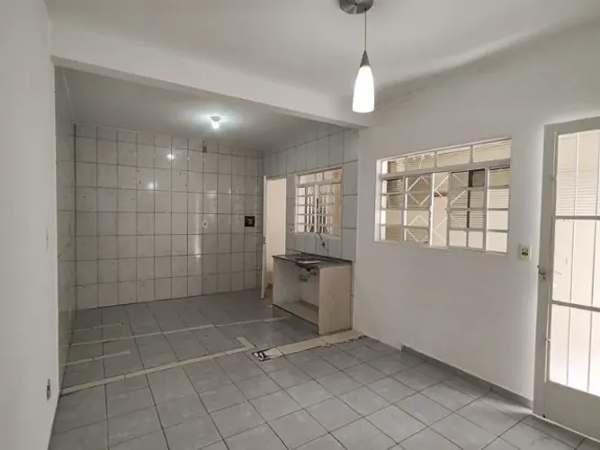 Casa de fundos para alugar com 1 dormitório sem garagem, Jardim Ipê, Sumaré/SP