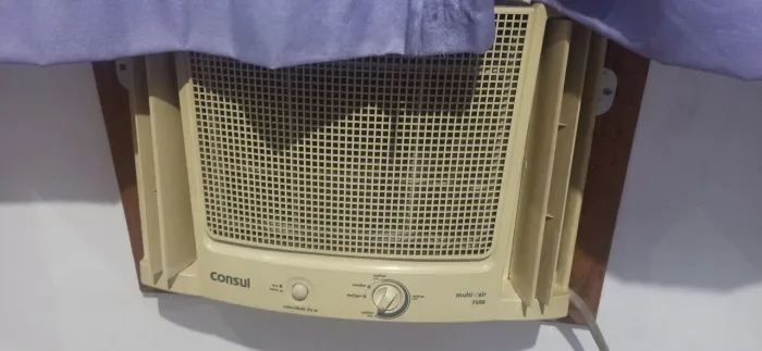 AR-CONDICIONADO CONSUL 7500 BTU