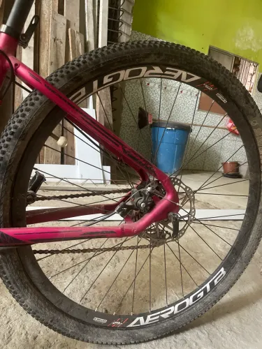 Bicicleta rosa aro 29