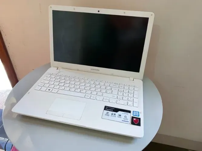 NOTEBOOK SAMSUNG E30 ESSENTIALS