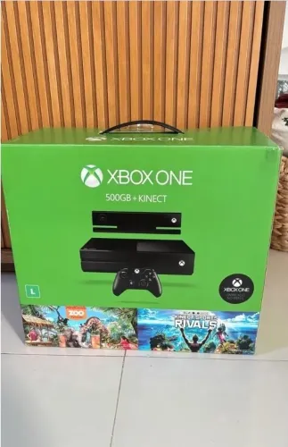 Xbox one fat pouquíssimo usado. Item para colecionador
