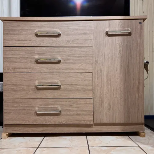 Cômoda 4 gavetas