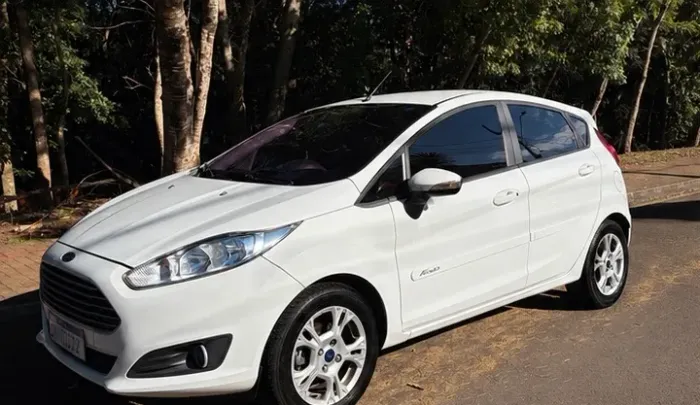 Ford Fiesta 1.6 16V Flex Aut. 5P 2015