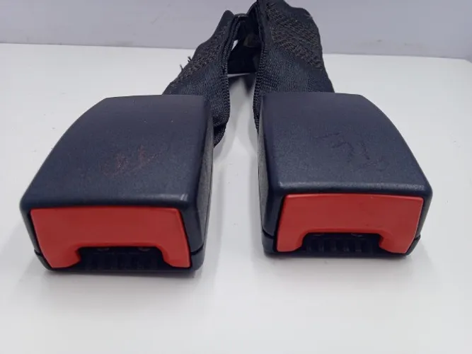4348c Engate Cinto Traseiro Lado Direito Renault Sandero 08 A 14
