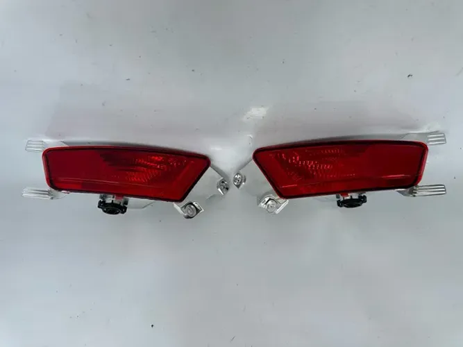 Par Refletor Olho de Gato Parachoque Traseiro Land Rover Evoque 