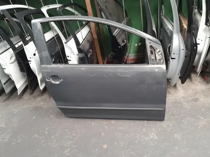Porta direita do Fox G1 modelo duas portas 