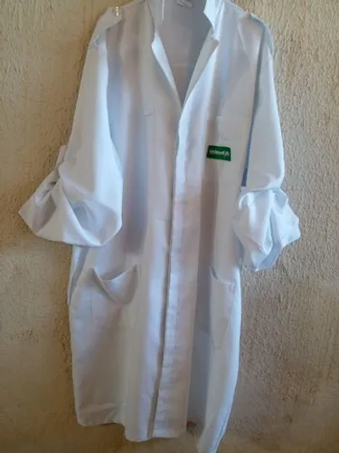 Jaleco de médico profissional.