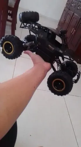Carro de Controle Remoto 4x4 - Off-Road 37cm