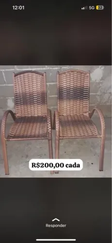 Cadeiras em fibra sintética novas cada