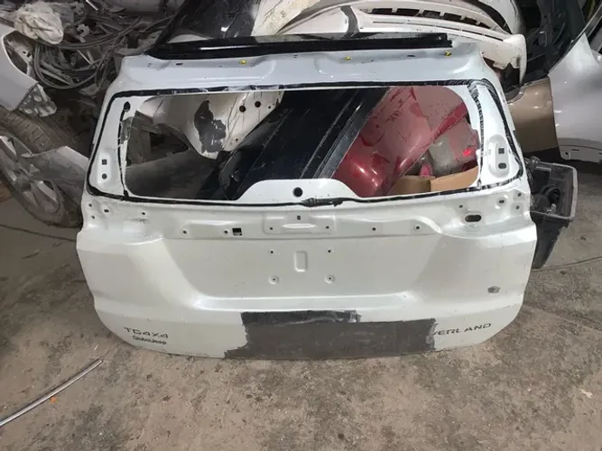 Tampa traseira Jeep commander