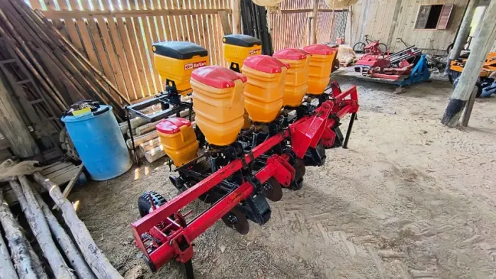 Plantadeira 4 linhas Seed Max