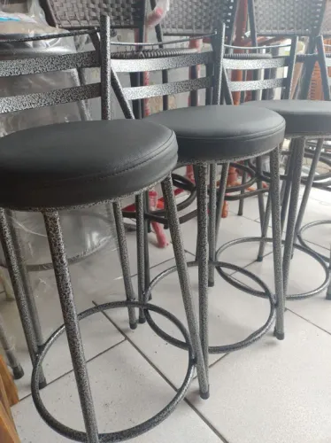 Banqueta novas 60 cm até o acento com almofada no acento espuma D20