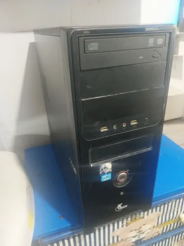 Gabinete em otimo estado