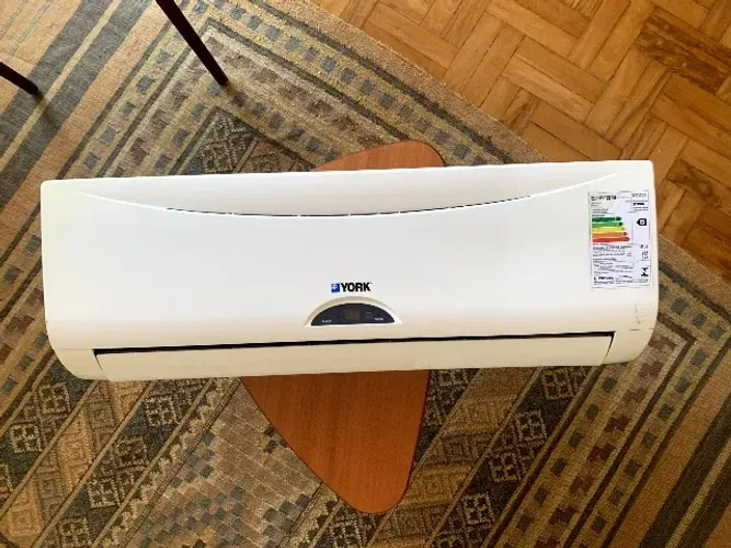 Ar condicionado split York 9000 btus