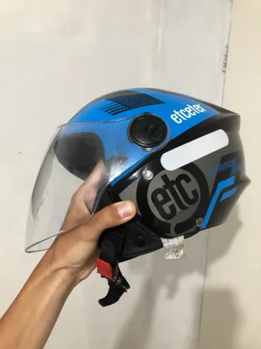 URGENTE!!! DOIS CAPACETES POR 150