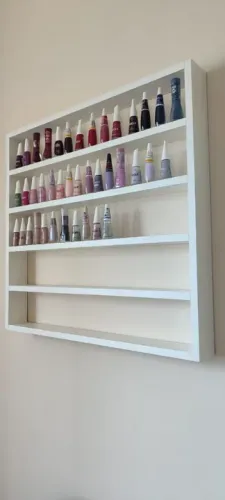 Expositor de esmalte pouco usado