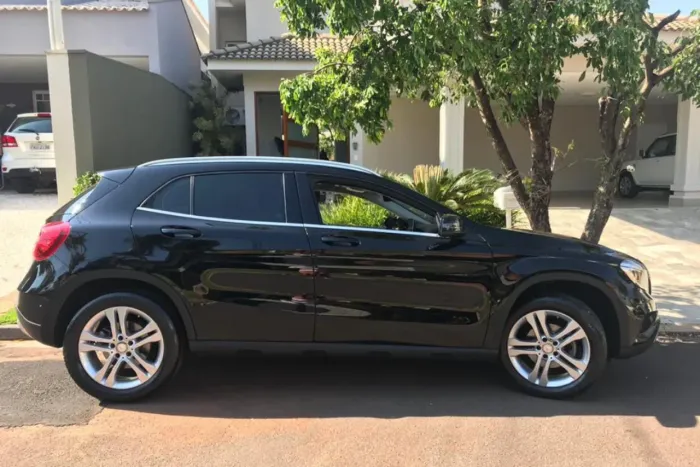 Mercedes-Benz GLA 200 Adv. 1.6/1.6 TB 16V Flex Aut. 2017