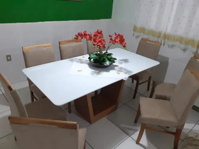 Mesa de madeira oito