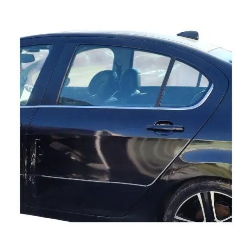 Porta Traseira L.E Peugeot 408 Feline 2.0 2011 a 2015(Não Acompanha Acessórios)