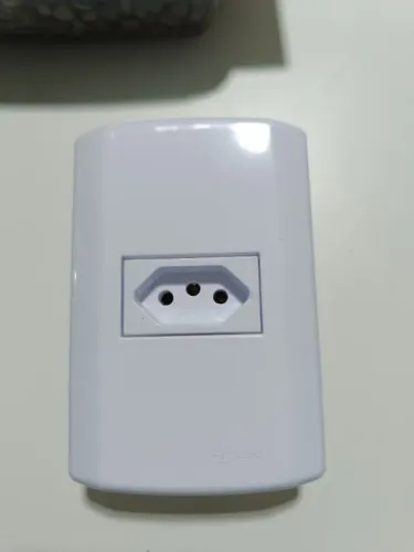 TOMADAS E INTERRUTORES