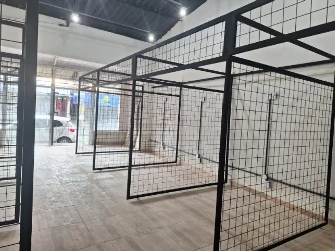 Vendo Divisórias de Ferro Galvanizado