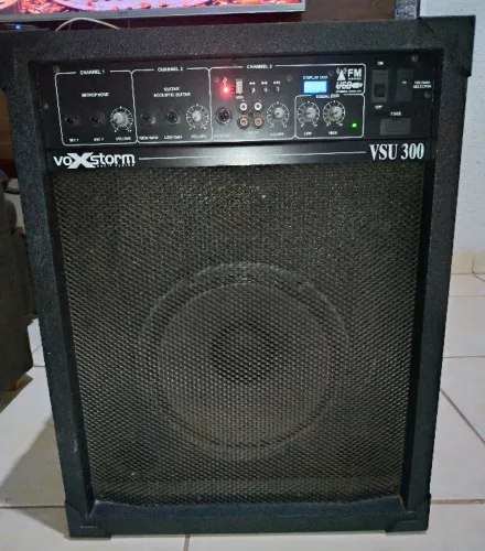 Caixa de Som Voxstorm VSU 300 + brinde