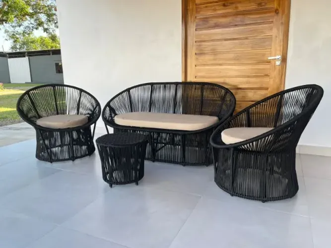 Conjunto de Sofá e Poltronas em Corda Náutica;