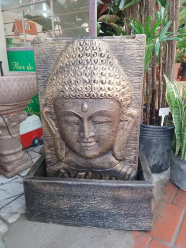 Fonte d'agua Rosto Buda
