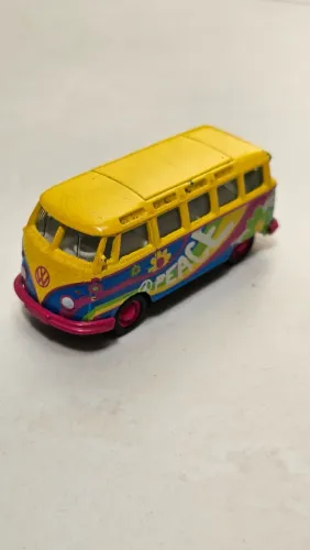 Volkswagen 23 Window Samba Hippie Peace Bus T1 VW Classic Wheels modelo van 1/64