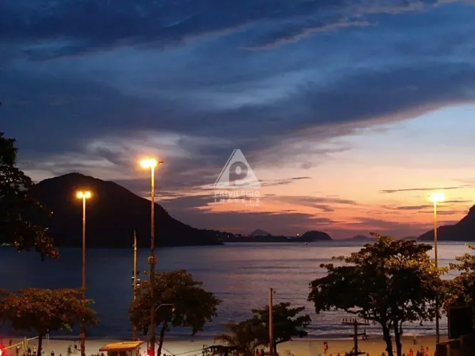 Espetacular apartamento com vista para Praia de Icaraí, 3 quartos, suíte com hidromassagem