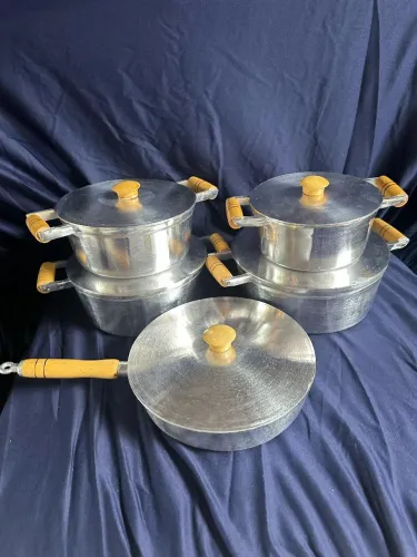 Kit 5 peças de alumínio batido 4 panelas e 1 frigideira