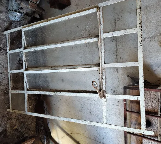 Janela de ferro antiga