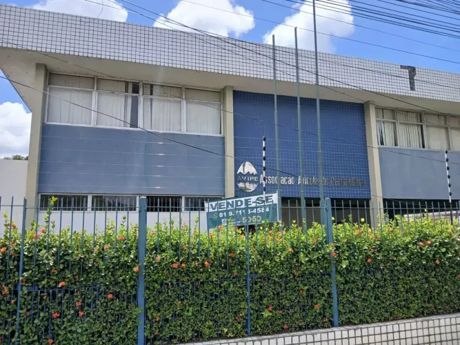 Prédio Comercial Torrões