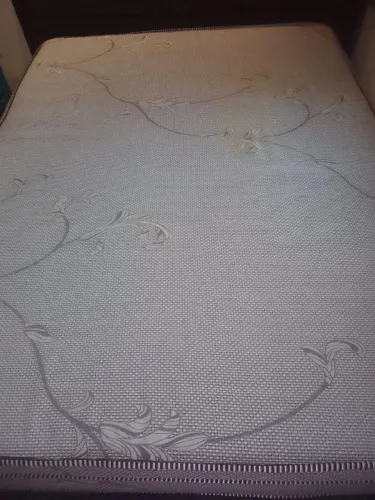 Cama Box com Cabeceira de Couro