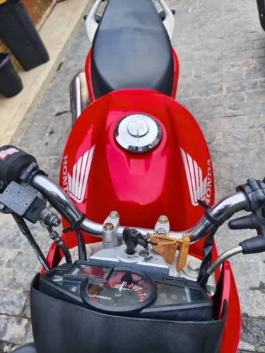 CB 300 com 37 mil km ano 2014