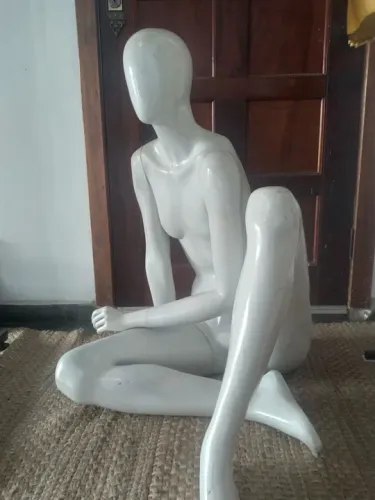Manequim Feminino para Loja de Roupas