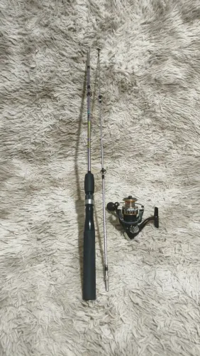 Vara de pesca com molinete novos 