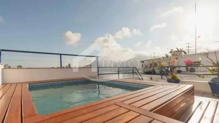 MARAVILHOSA COBERTURA COM PISCINA E VISTA TOTAL PARA A LAGOA!!!
