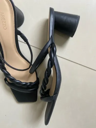 Salto médio arezzo preto 