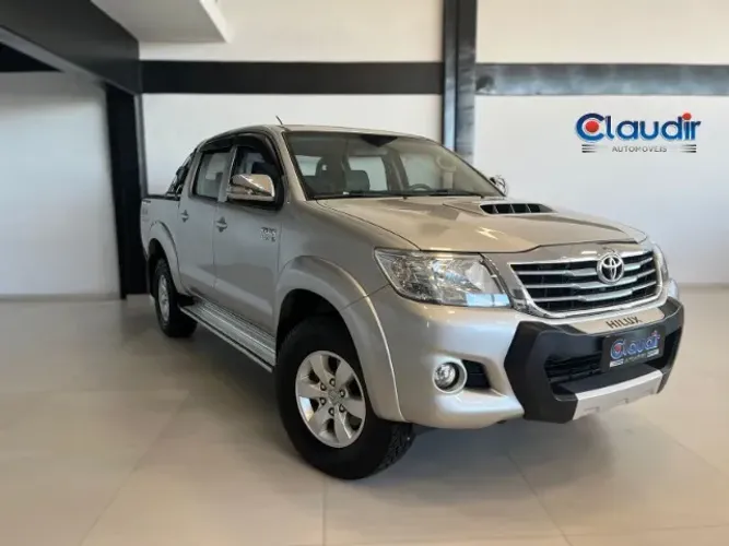 Toyota Hilux 3.0 SRV CD 4X4 Prata 2015 Diessel