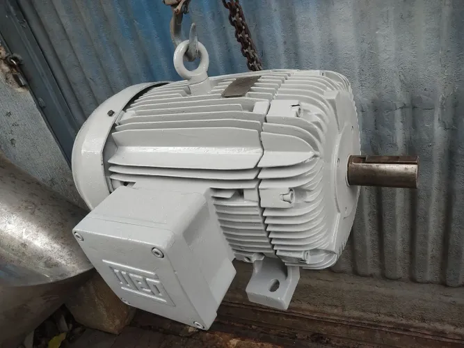 Motor Weg de 10 cv e  3500 rpm