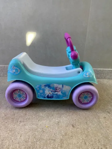 Carrinho andador musical frozen