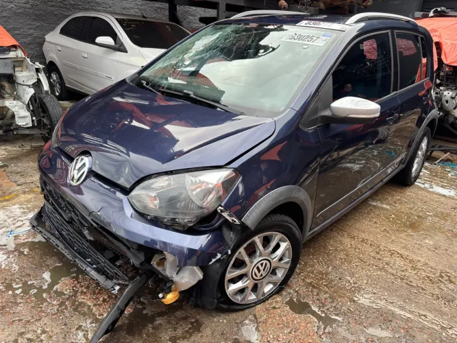 Sucata VW UP Cross TSI 2016 2017 ( Peças )