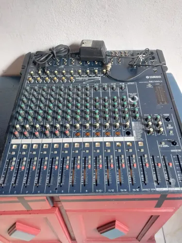 V/troco mesa pra retirar peças ou conserto 