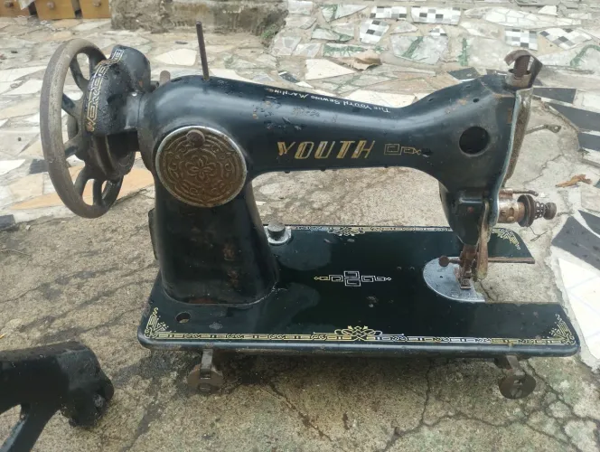 Máquina de costura antiga 