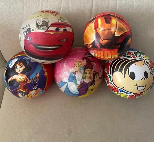 Bola em vinil dos personagens favoritos da crançada! Bolas infantis sortidas 