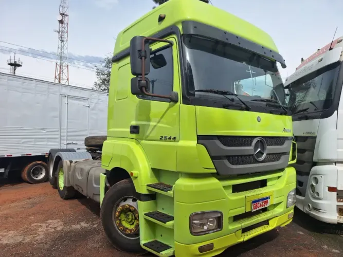 Mercedes Benz Axor 2544 6x2 17/18 Selectrucks