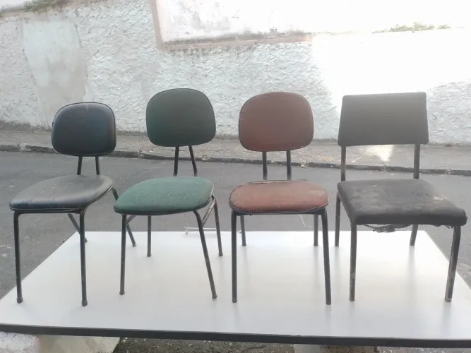 Cadeira de escritório com pequenas avarias ,40 $ cada