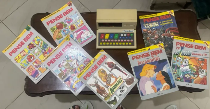 Brinquedo Pense Bem e mais 7 livros de atividades
