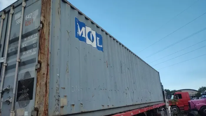 Vendo container contêiner Marítimo 06 e 12 metros 27- *